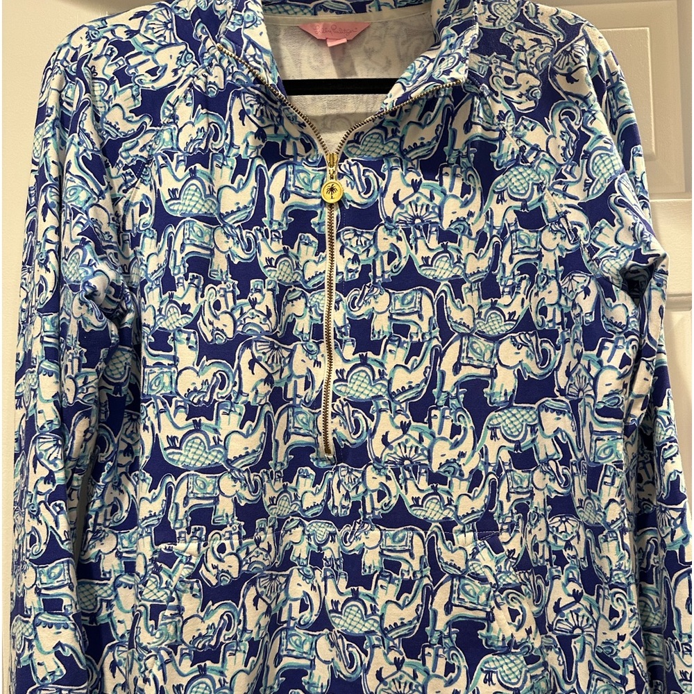 Size L Lily Pulitzer skipper popover 1/2 zip.  Cute elephant print.
